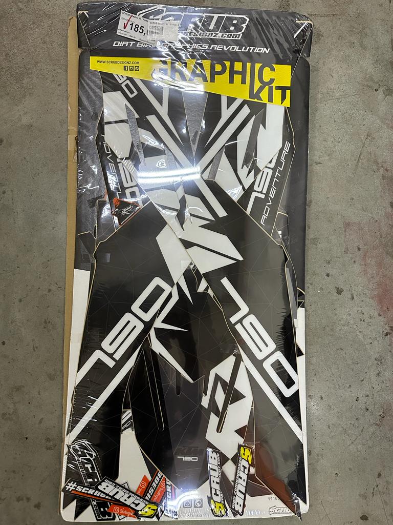 SCRUB Graphic kit / Polepy na 790 Adventure